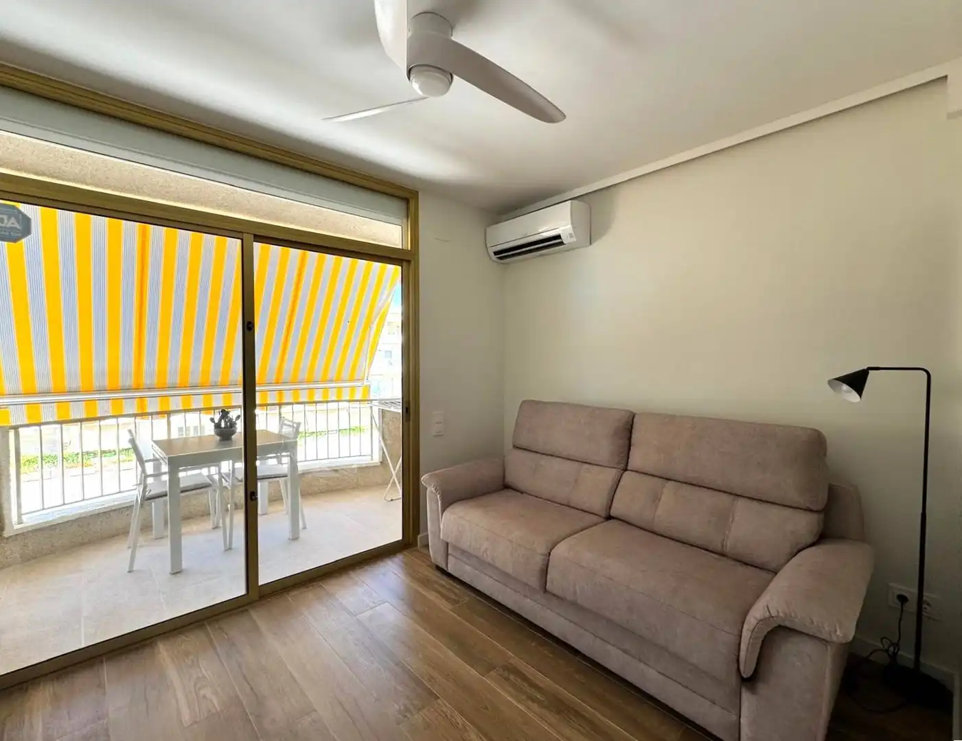 Apartments for rent in Avenida DIPUTACIO, Cap de Sant Pere