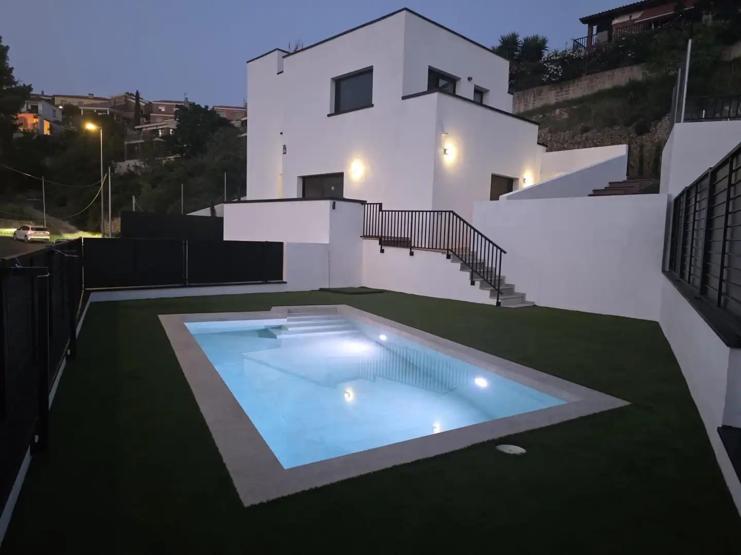 Piscina de Casa o xalet en venda en Calafell amb Aire condicionat, Calefacció i Jardí privat