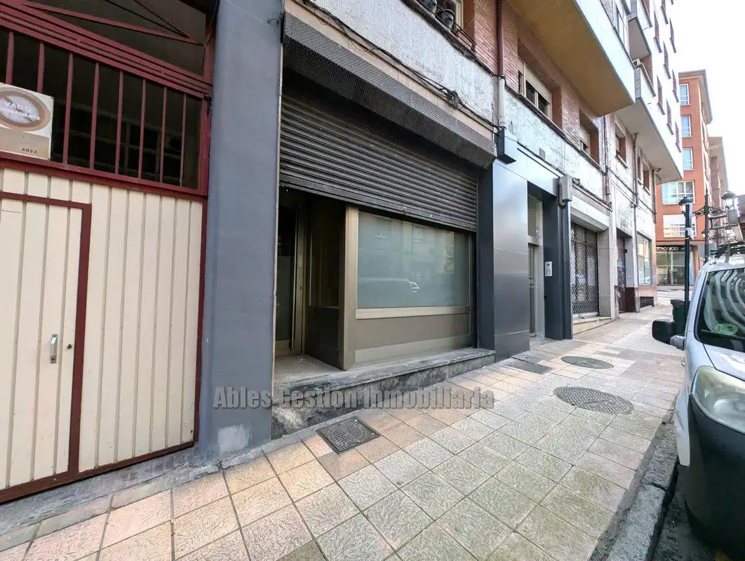 Local comercial en venta en Montes Del Sueve, imagen 2