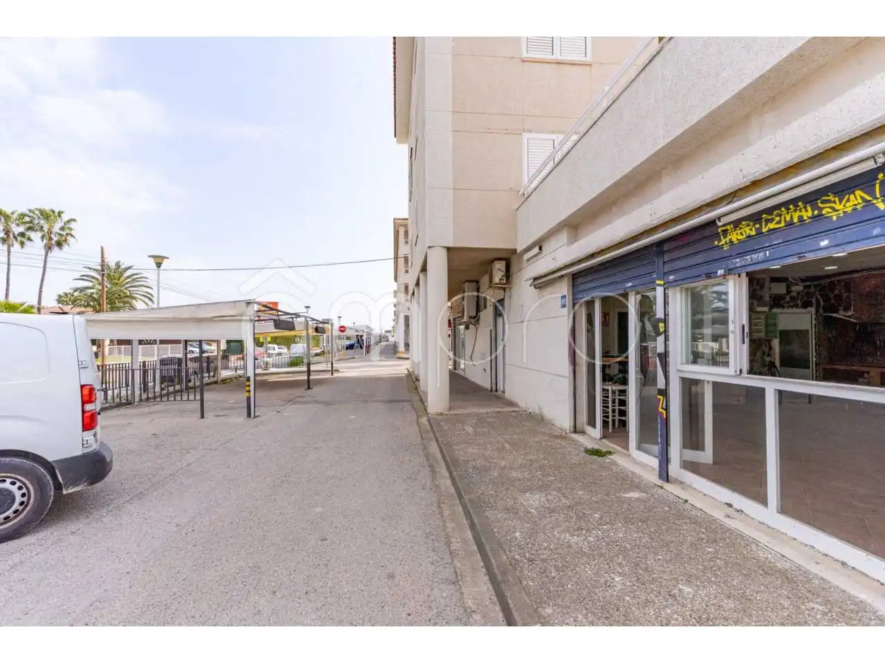 Vista exterior de Local en venda en El Vendrell
