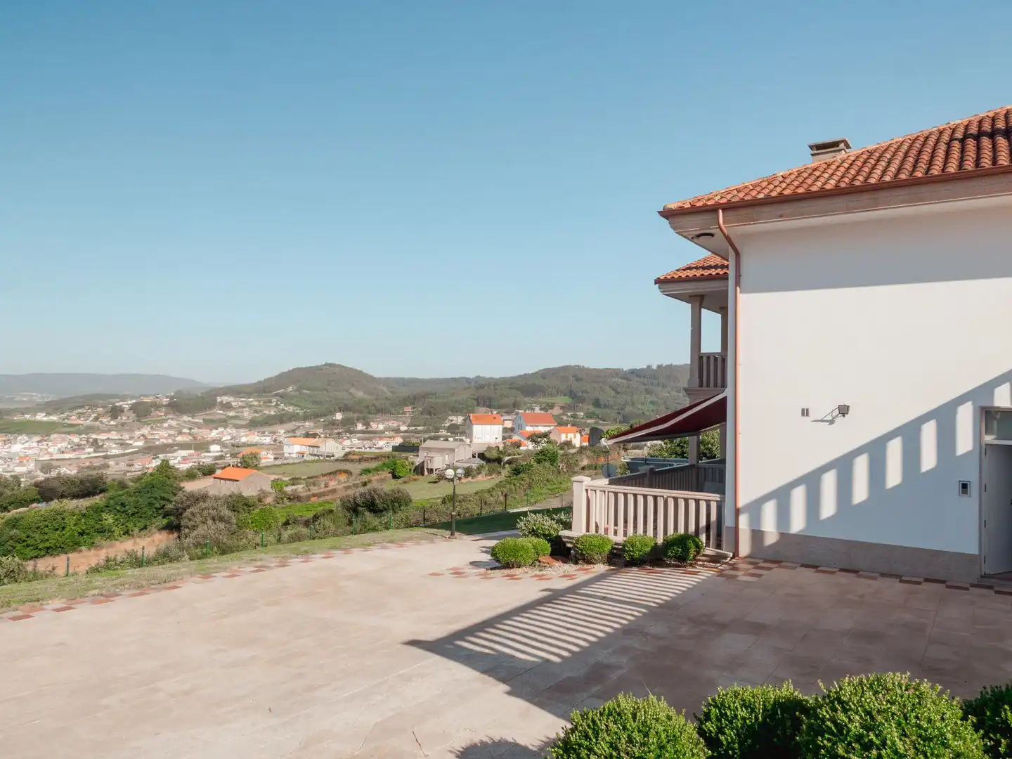 Terrassa de Casa o xalet en venda en Carballo amb Aire condicionat, Calefacció i Jardí privat