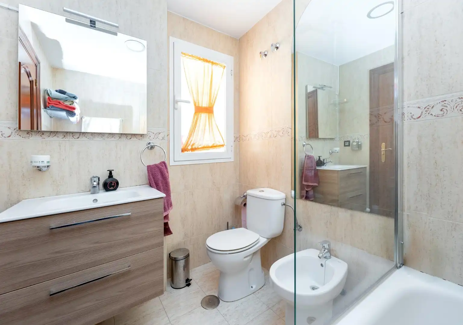Baño de Casa adosada en venta en Granada con Calefacción