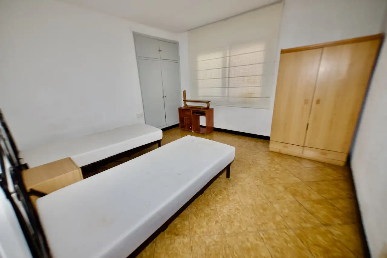 Dormitori de Pis en venda en Terrassa amb Calefacció, Terrassa i Forn
