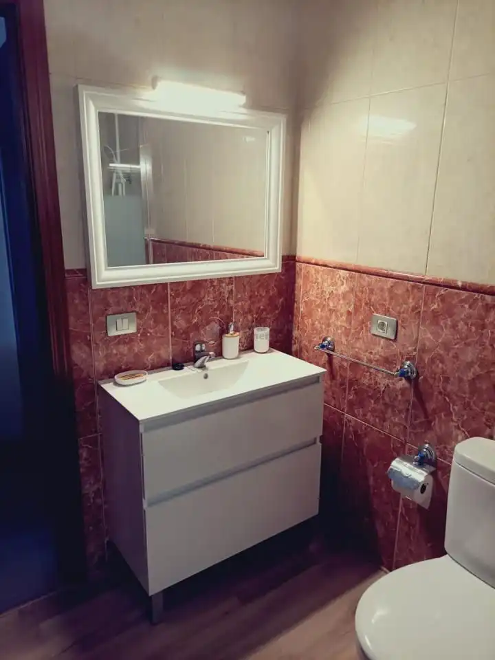 Bany de Apartament de lloguer en Arona amb Moblat, Balcó i Internet