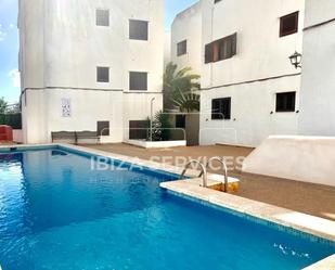 Vista exterior de Pis en venda en Santa Eulària des Riu amb Piscina