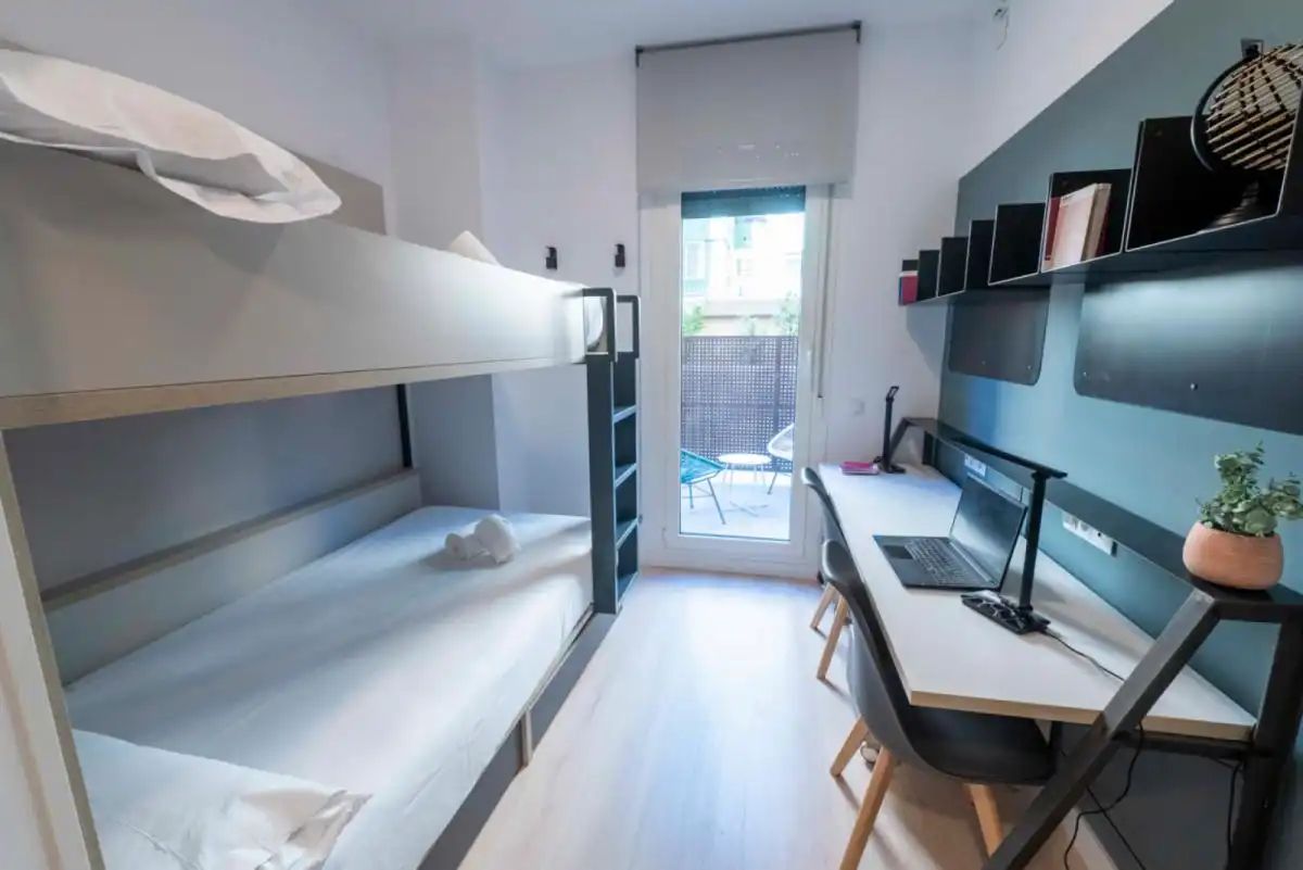 Schlafzimmer von Wohnung zur untervermieten in Beiro