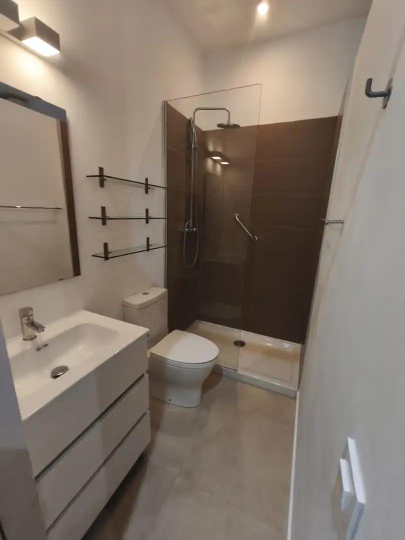 Bany de Pis de lloguer en Barcelona amb Aire condicionat, Parquet i Forn