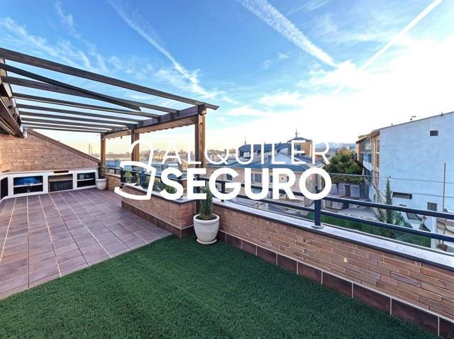 Ático en Alquiler en de Valdemilanos en El Cerrillo