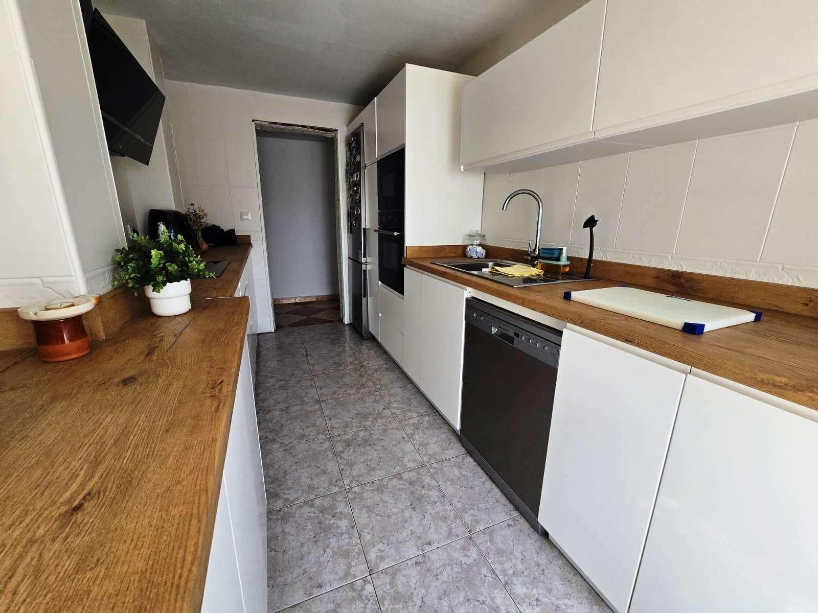 Cuina de Pis en venda en Castilleja de la Cuesta amb Aire condicionat