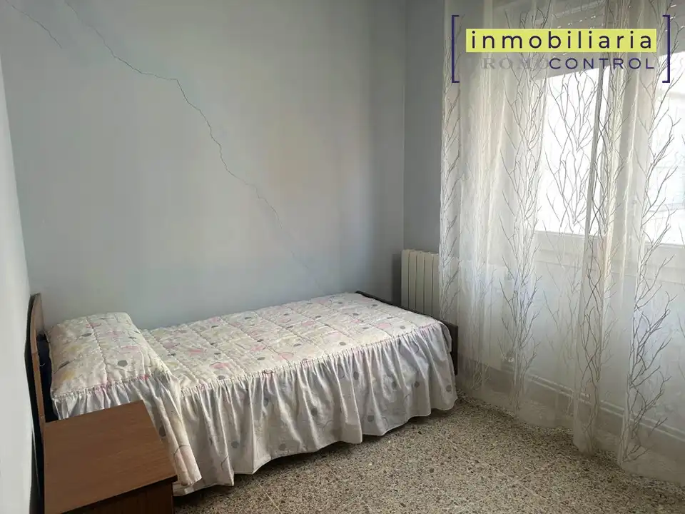 Habitación de Piso en venta en Zuera con Aire acondicionado, Calefacción y Amueblado