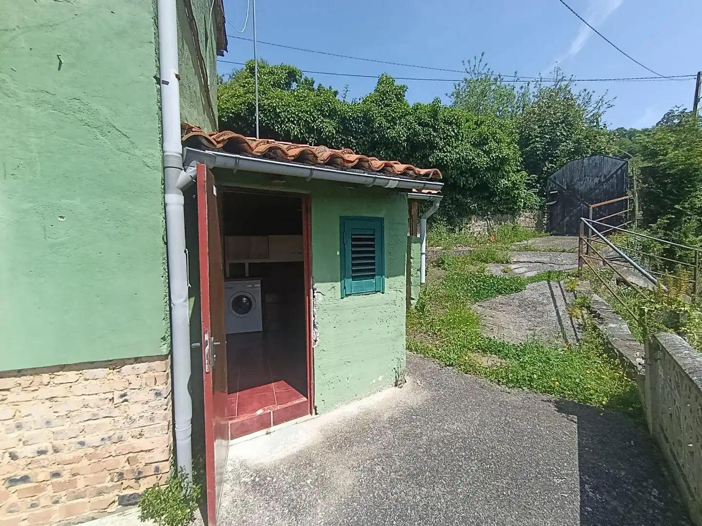 Außenansicht von Country house zum Verkauf in San Martín del Rey Aurelio mit Balkon