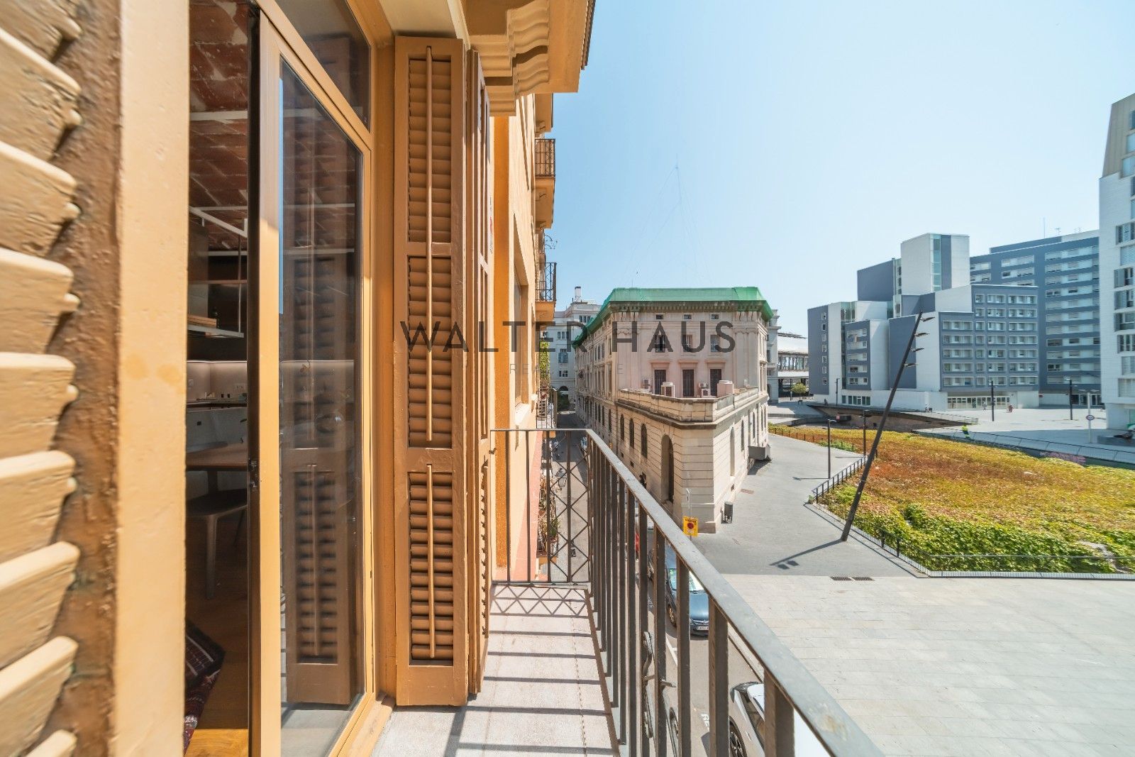 Exterior view of Flat for sale in  Barcelona Capital  with Air Conditioner, Heating and Furnished