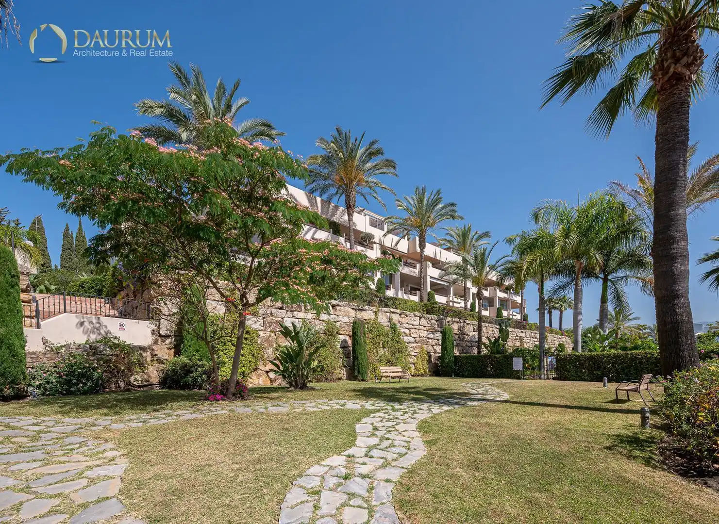 Jardí de Pis en venda en Estepona amb Aire condicionat, Calefacció i Terrassa