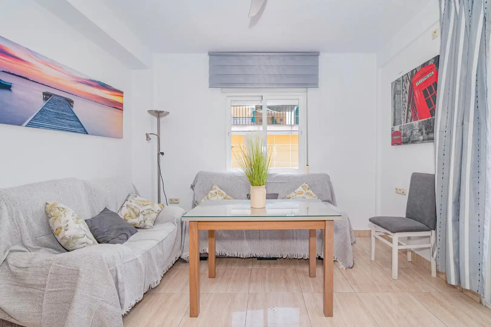 Living room of Flat for sale in Granada  with Air Conditioner, Heating and Terrace