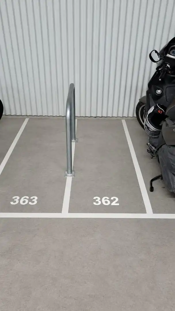 Parkplatz von Wohnung zum Verkauf in Valencia mit Klimaanlage, Heizung und Privatgarten