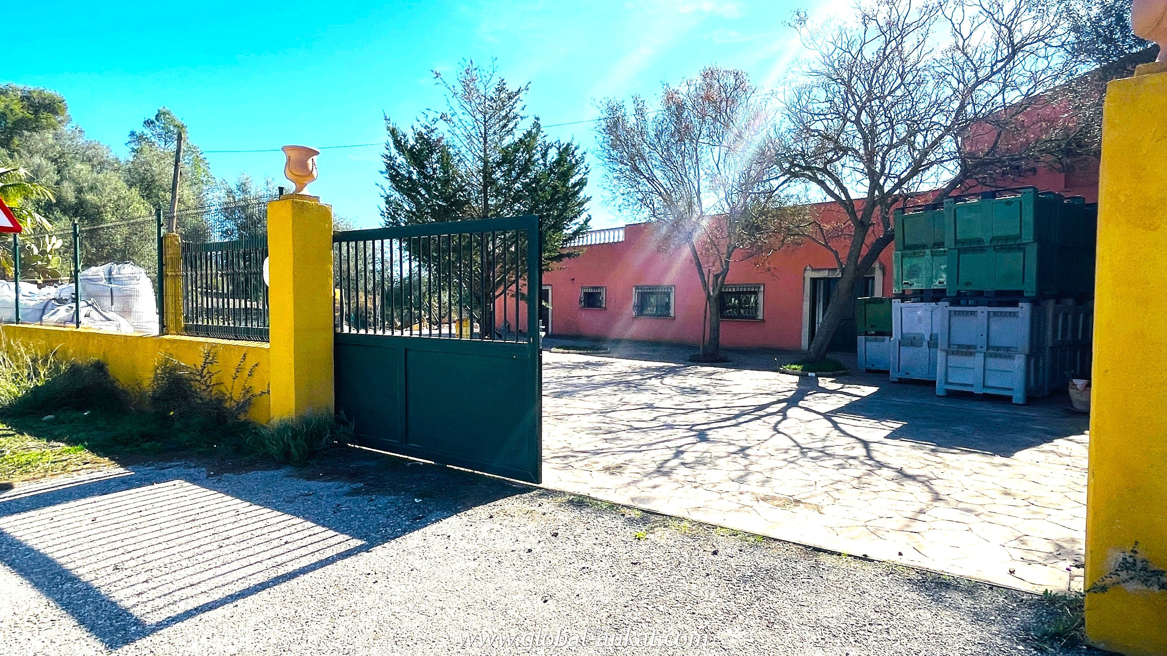 Vista exterior de Finca rústica en venda en Sant Joan amb Terrassa i Traster
