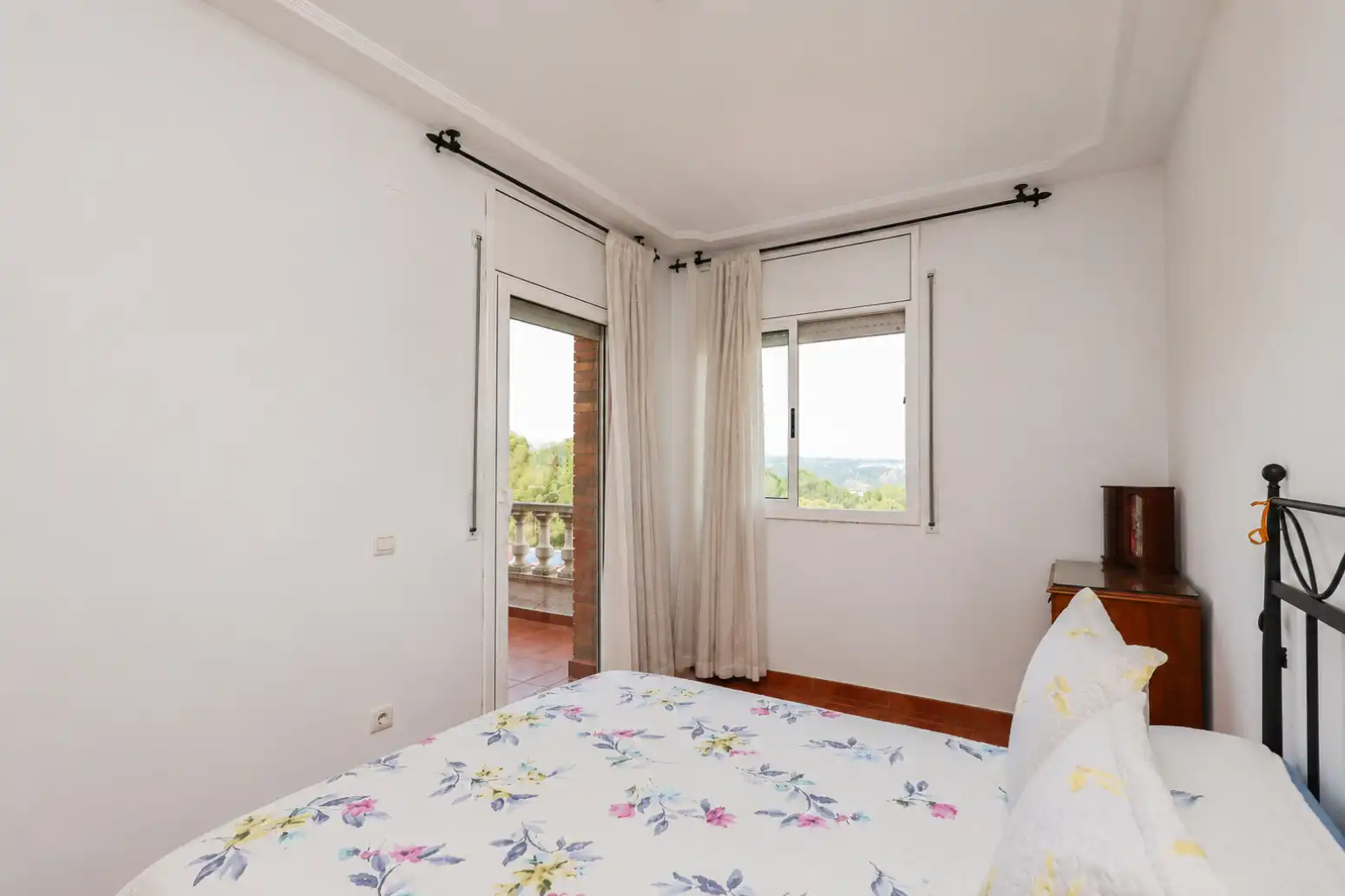 Habitación de Casa o chalet en venta en Sant Andreu de la Barca con Calefacción, Jardín privado y Terraza
