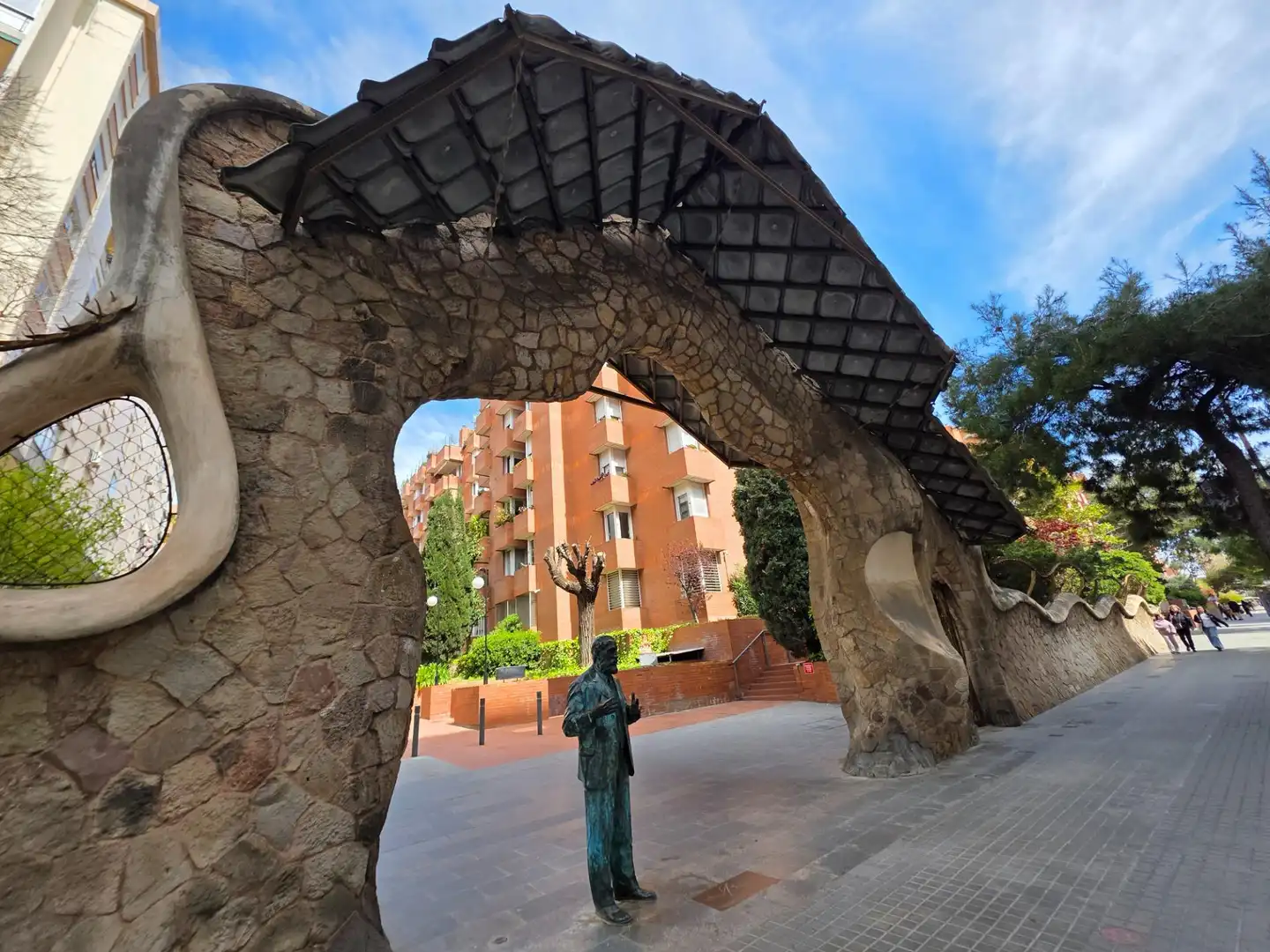 Außenansicht von Erdgeschoss zum Verkauf in Barcelona mit Parkett