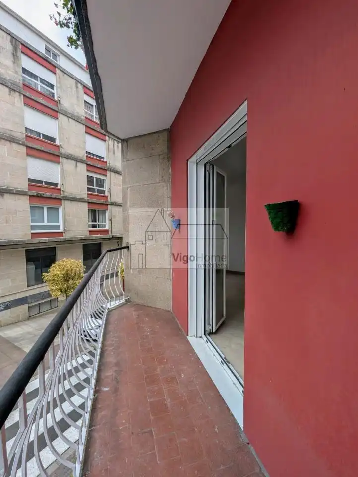 Terraza de Piso de alquiler en Vigo  con Calefacción, Terraza y Amueblado