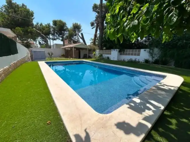 Piscina de Casa o xalet en venda en Paterna amb Aire condicionat, Calefacció i Jardí privat