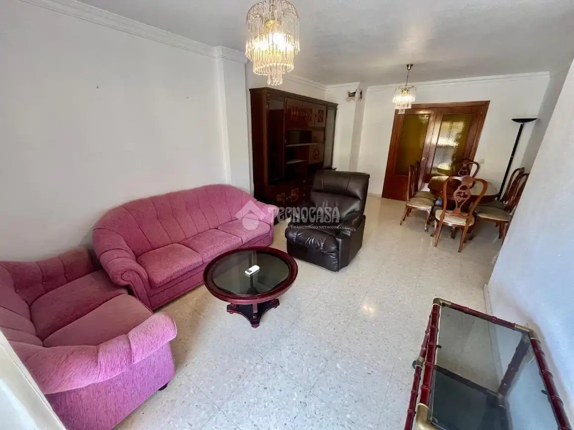 Sala d'estar de Pis en venda en Marbella amb Terrassa i Balcó