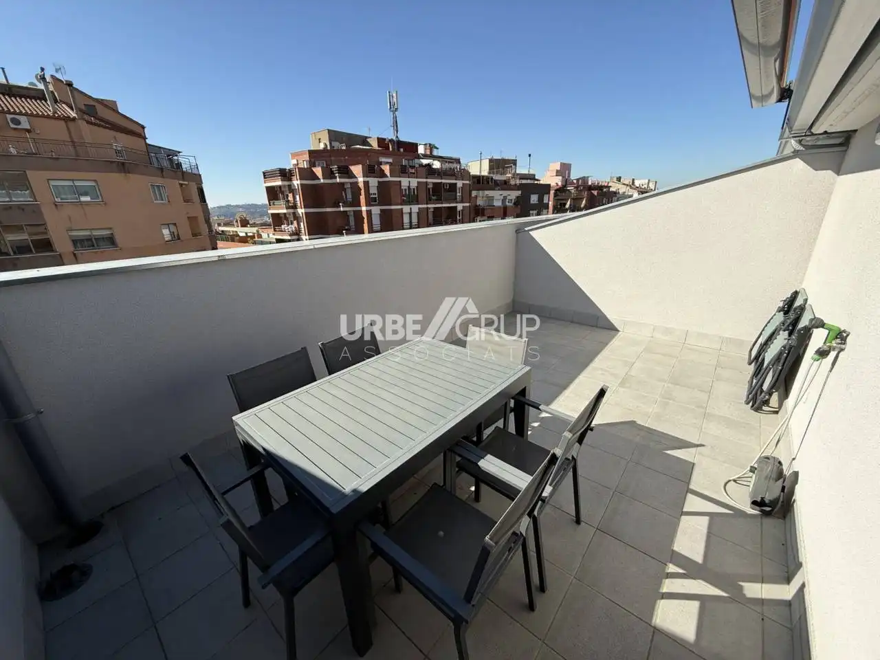 Duplex con terrazza in affitto a Avenida Abad Marcet, imagen 2