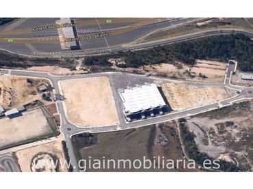 Terreny industrial en venda a Calle Lugar Noval 1