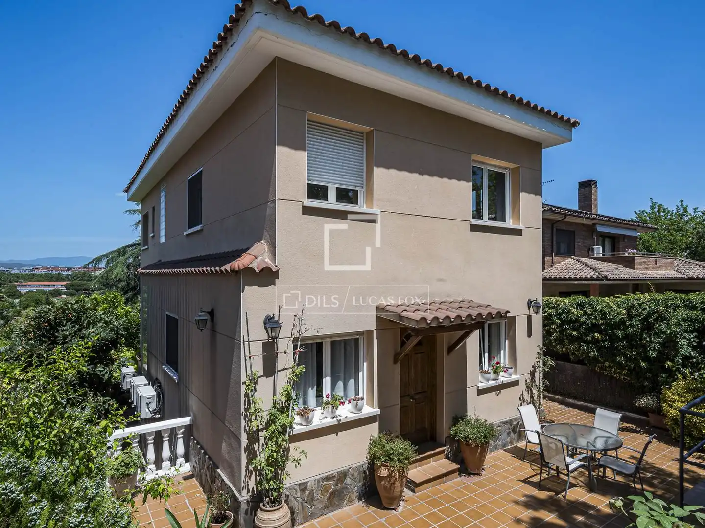 Vista exterior de Casa o xalet en venda en Sant Cugat del Vallès amb Aire condicionat, Calefacció i Jardí privat