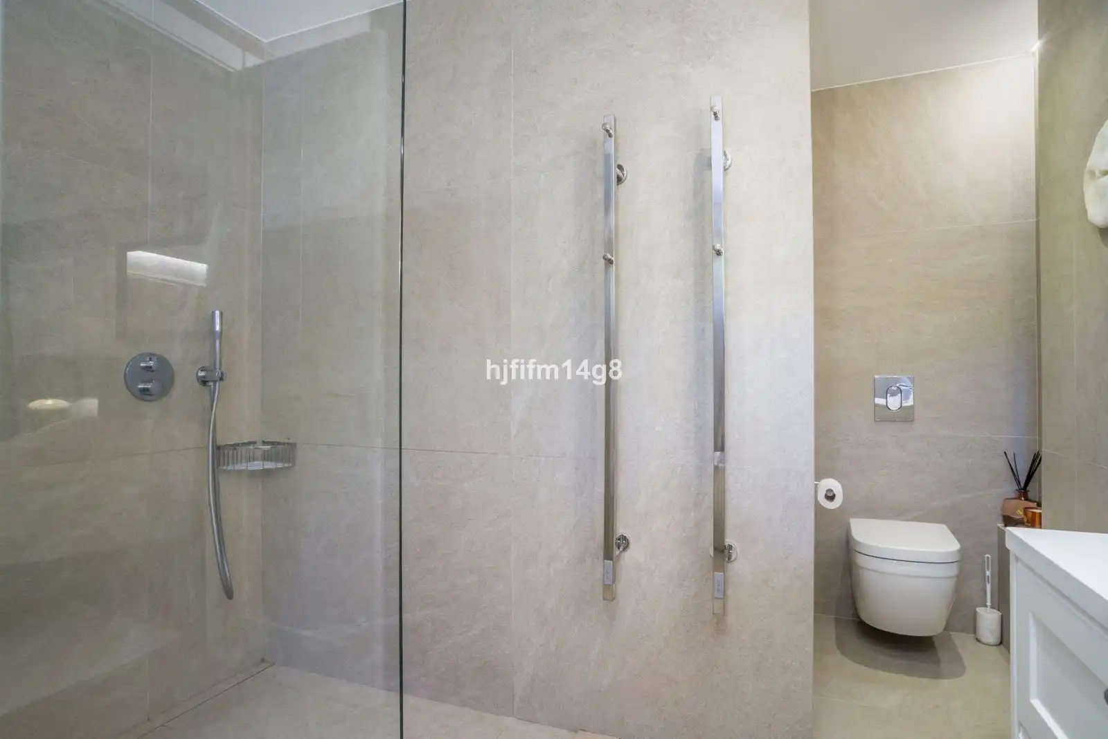 Baño de Piso en venta en Marbella con Aire acondicionado, Trastero y Amueblado