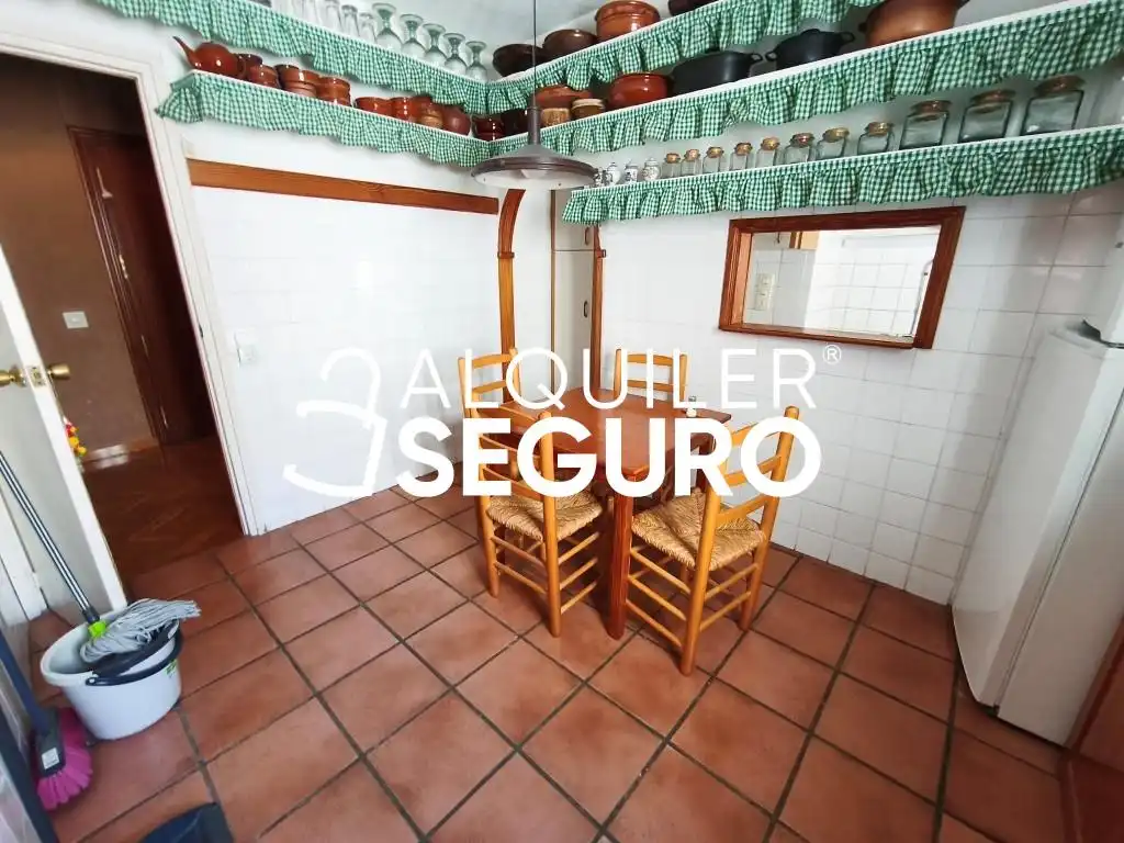Flat for rent in Alicante / Alacant  with Heating, Terrace and Furnished