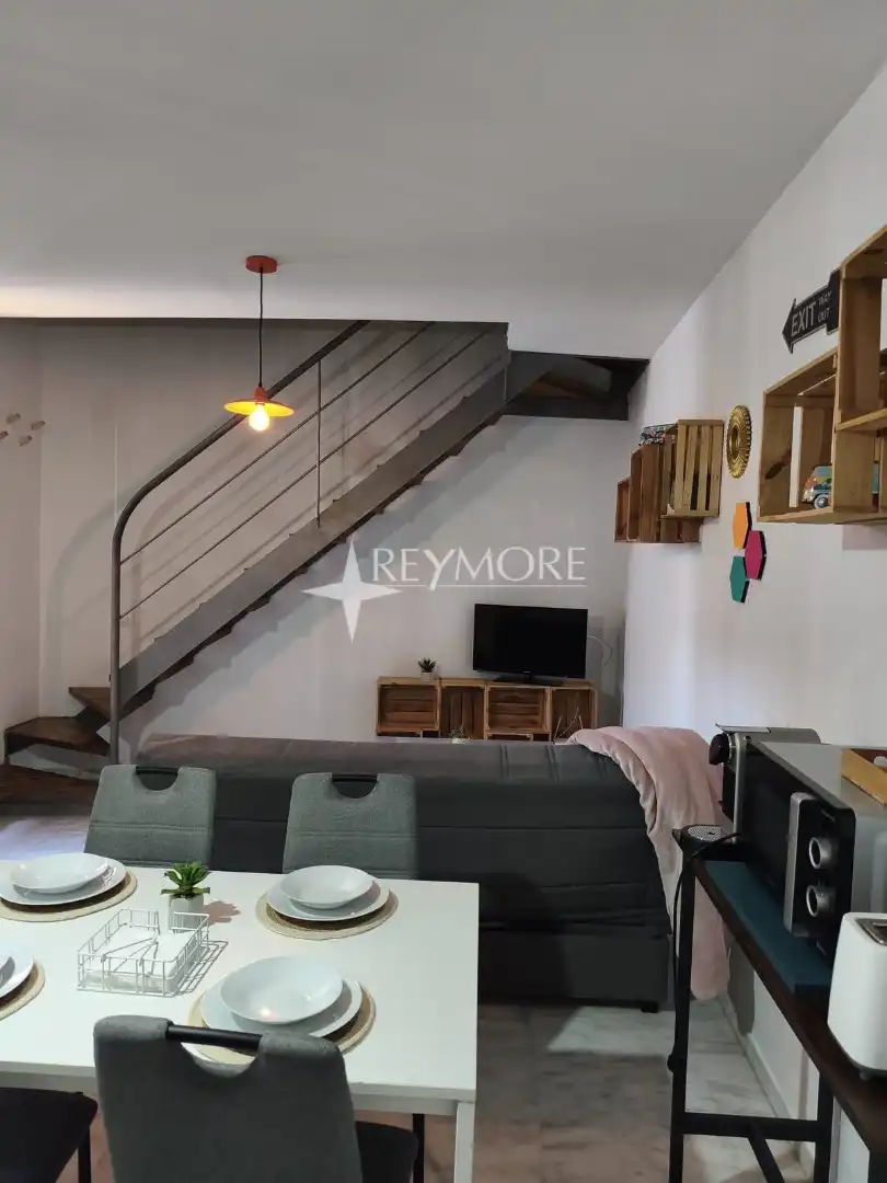 Sala d'estar de Dúplex de lloguer en Córdoba amb Aire condicionat, Calefacció i Moblat