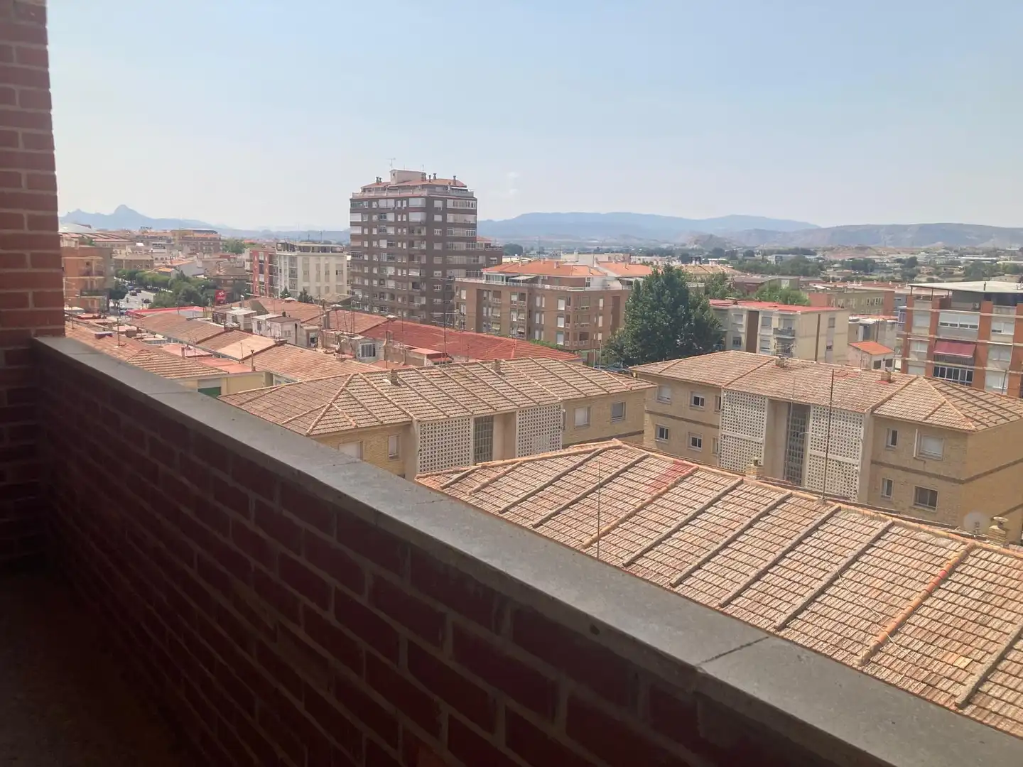 Vista exterior de Piso en venta en Villena con Amueblado y Balcón