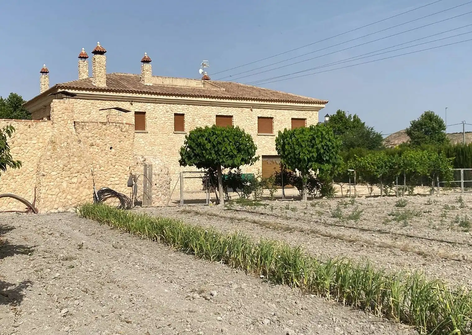 Vista exterior de Casa o xalet en venda en Villena amb Terrassa