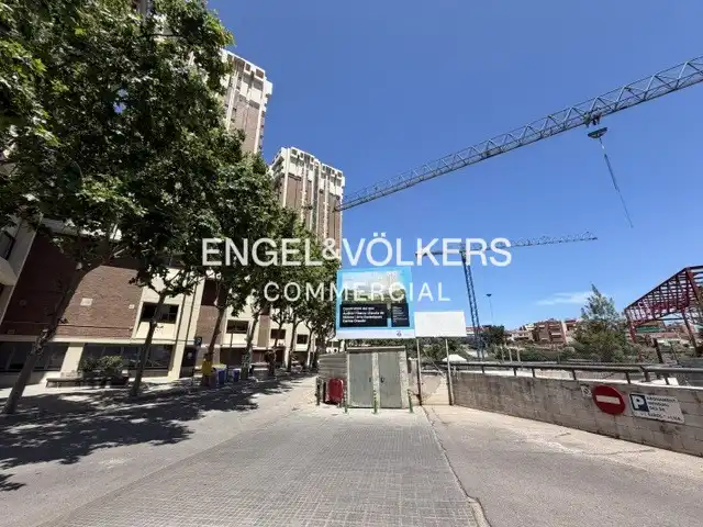 Außenansicht von Büro zum Verkauf in Esplugues de Llobregat