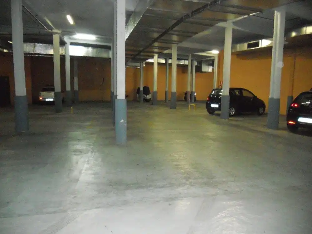 Garage for rent in CALLE LEIVA, 1, La Bordeta