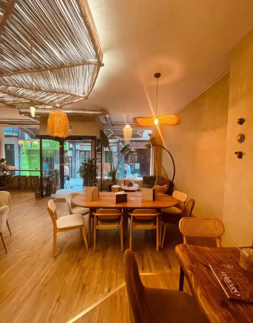 Business premises for transfer in Rúa José Regojo 1, imagen 2