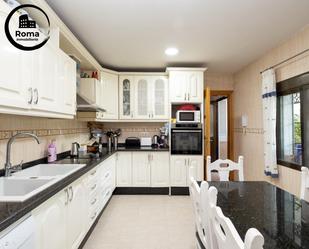 Kitchen of House or chalet for sale in  Granada Capital  with Air Conditioner, Heating and Private garden