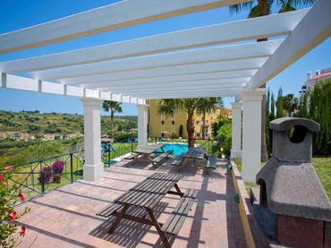 Apartamento con piscina en venta en Estepona Pueblo
