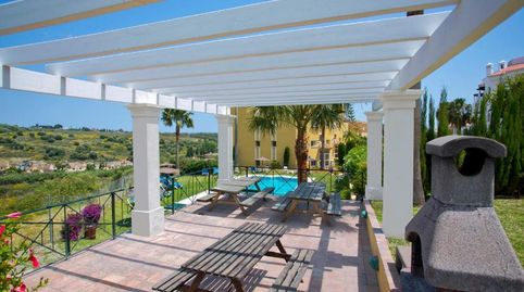 Casa de 3 Dormitorios con Terraza, Balcón, Parking y Piscina