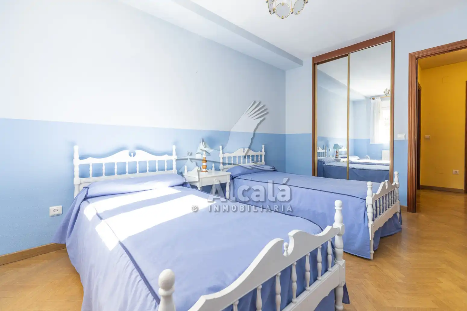 Schlafzimmer von Einfamilien-Reihenhaus zum Verkauf in Alcalá de Henares mit Heizung, Parkett und Schwimmbad