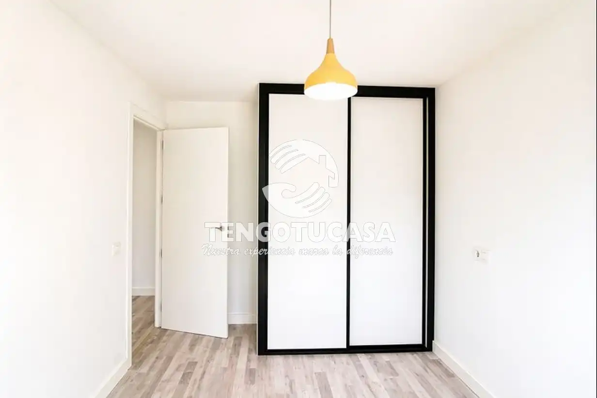Bedroom of Flat for rent in Madrid  with Air Conditioner, Heating and Furnished
