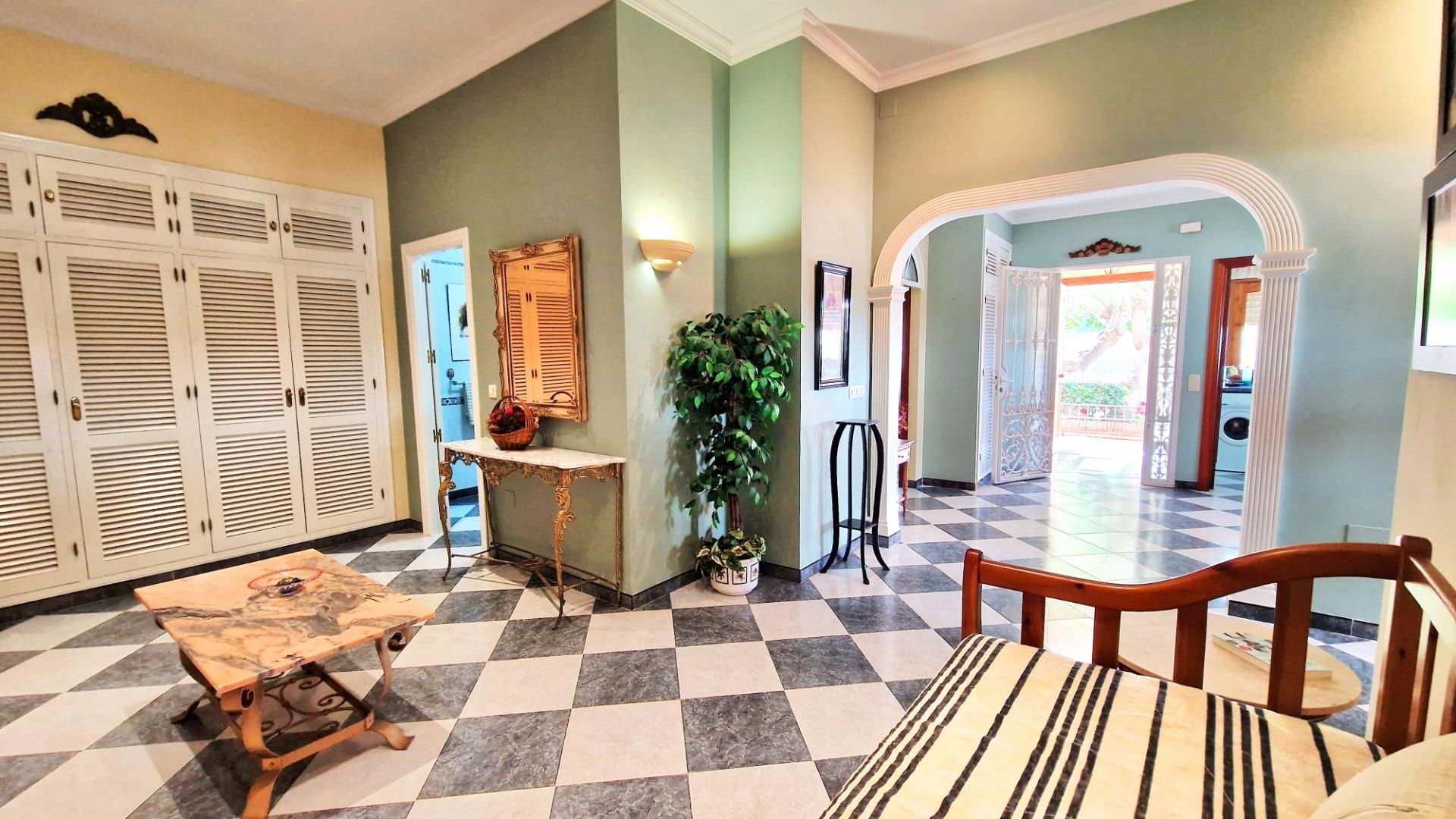 Planta baja for sale in Nerja