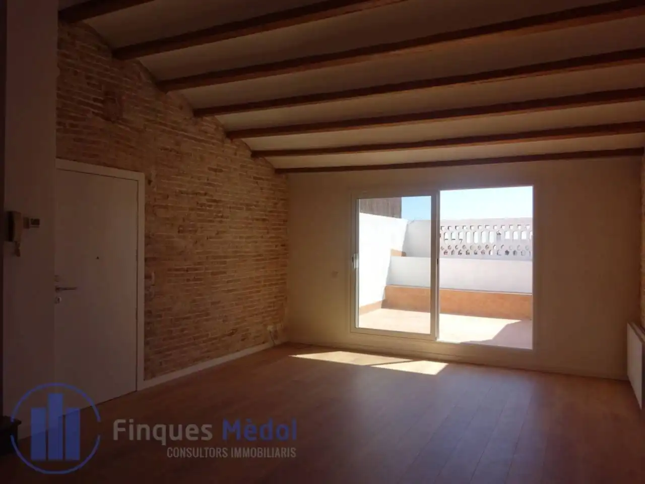 Sala de estar de Ático de alquiler en Tarragona con Aire acondicionado, Calefacción y Parquet