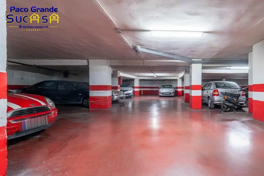 Aparcament de Garatge en venda en Granada
