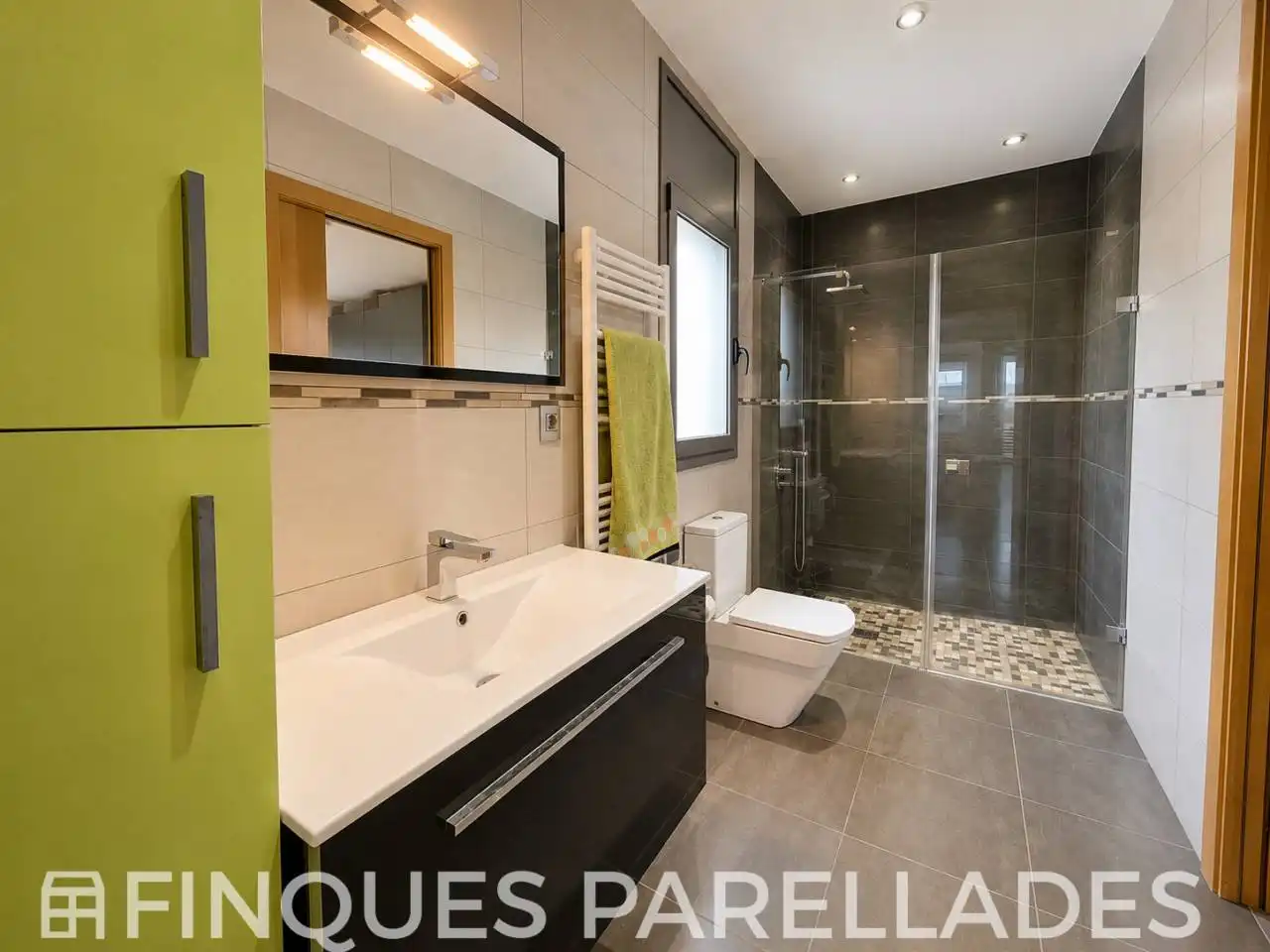 Bathroom of Houses for sale in Canyelles  with Air Conditioner, Heating and Private garden