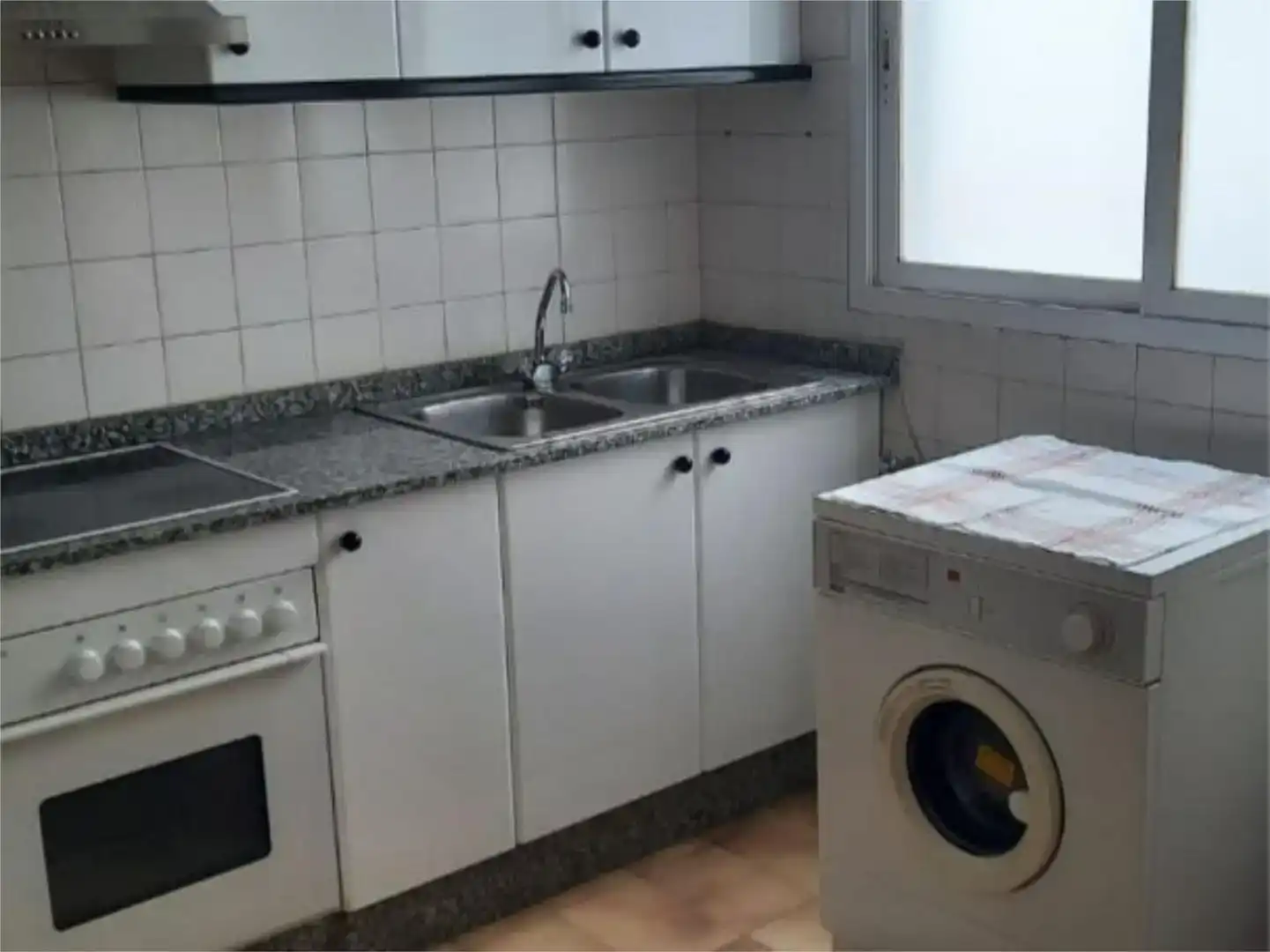 Cuina de Pis en venda en Ponferrada amb Parquet, Traster i Moblat
