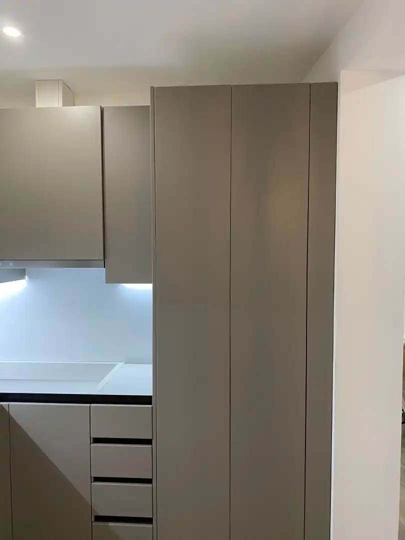 Kitchen of Flat for share in Madrid  with Air Conditioner, Furnished and Oven