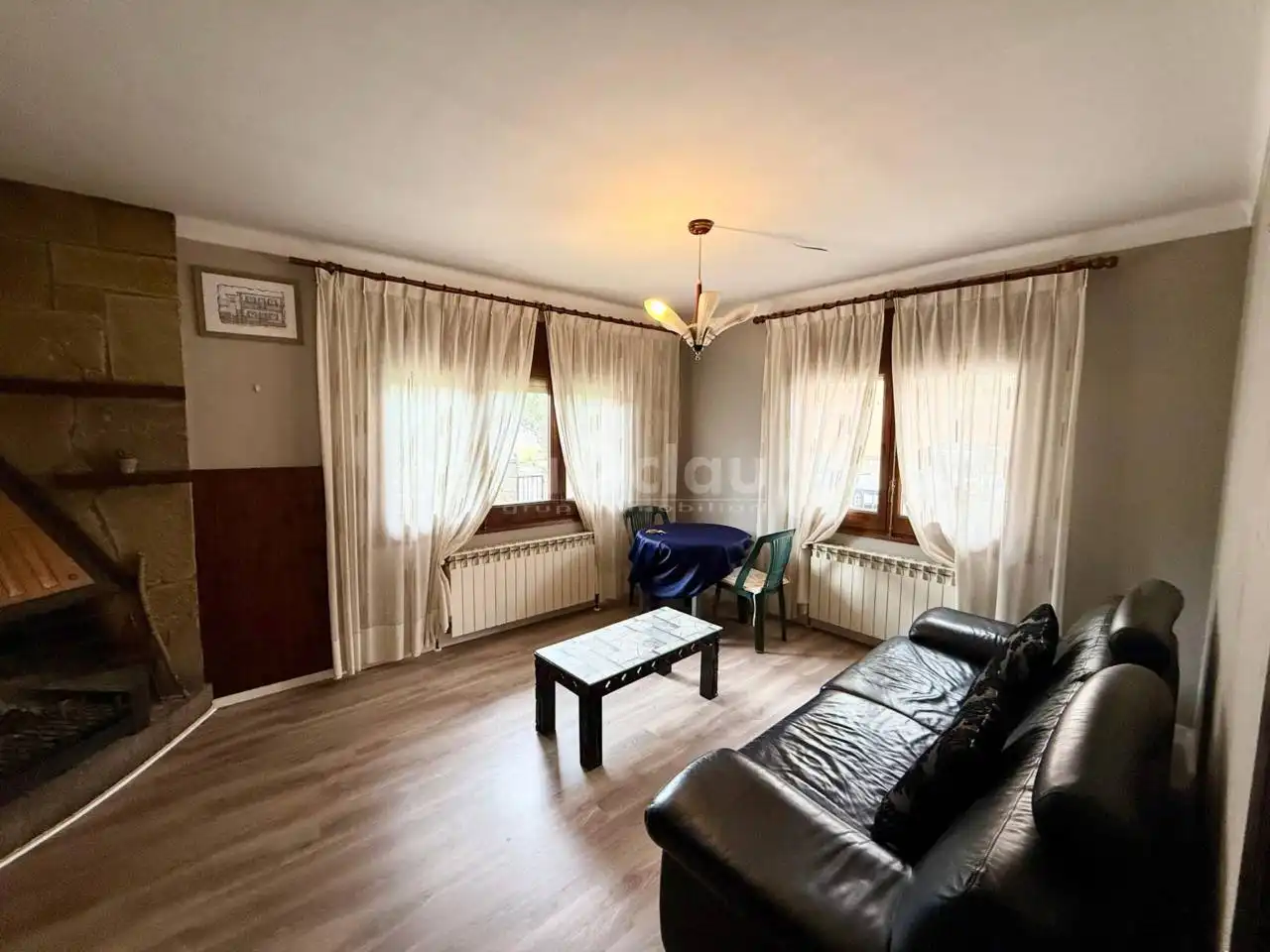 Sala d'estar de Casa o xalet en venda en L'Estany amb Calefacció i Terrassa