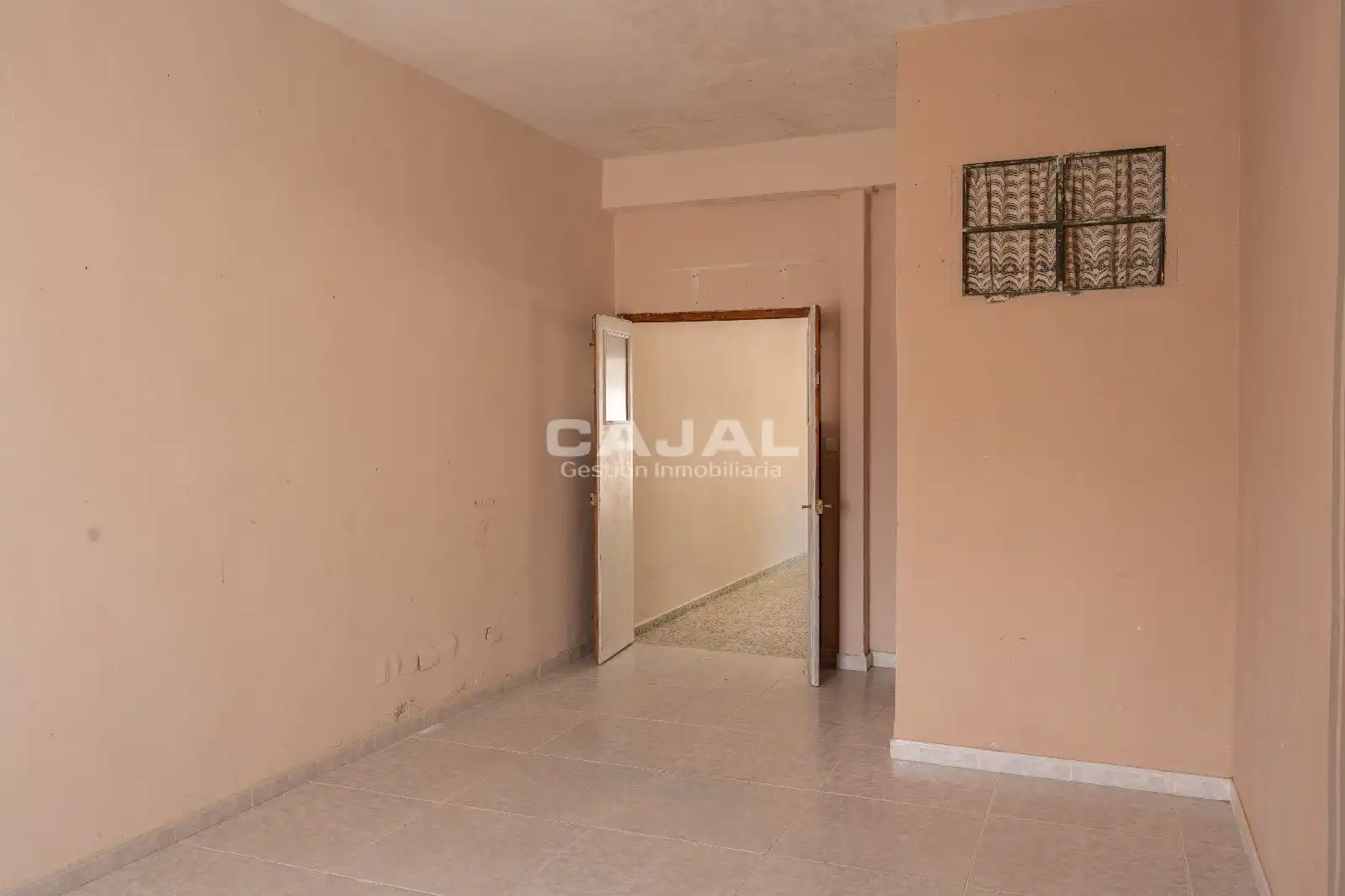 Commercial properties for rent in Médico Valentín Gil, Riaza