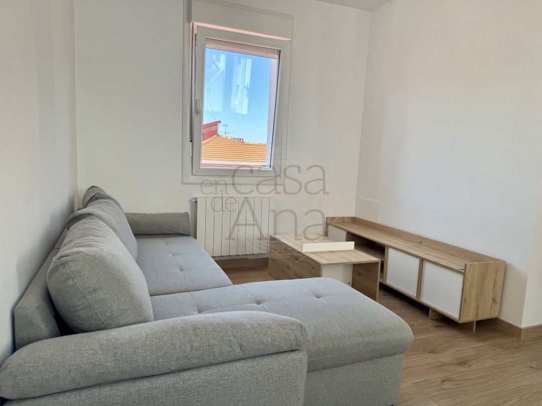 Living room of Flat to rent in Bilbao   with Heating